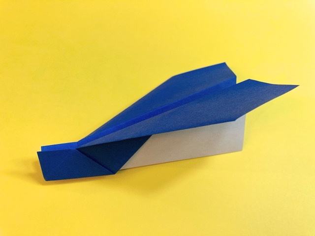 よく飛ぶ紙飛行機3（よくとぶかみひこうき）の折り紙_11