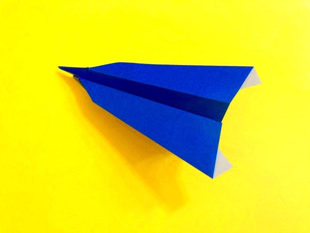 よく飛ぶ紙飛行機の折り紙7_21
