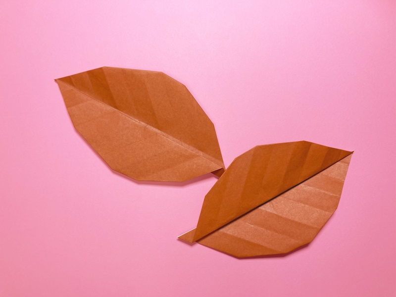 秋の折り紙　落ち葉の簡単な作り方～How to make an easy origami fallen leaves～