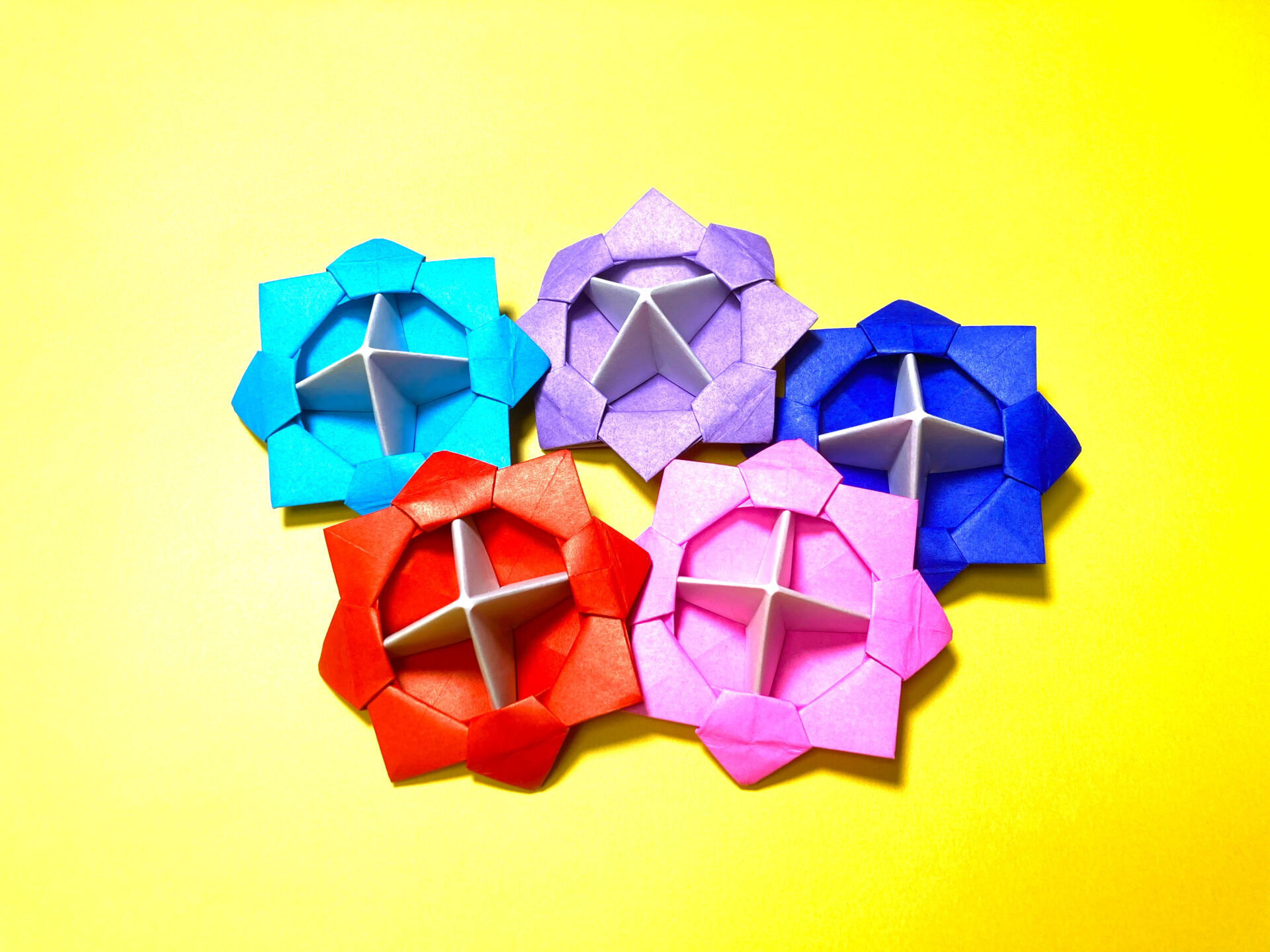 遊べる花の折り紙　あさがお（朝顔）のコマの簡単な作り方～How to make an easy origami morning glory top～