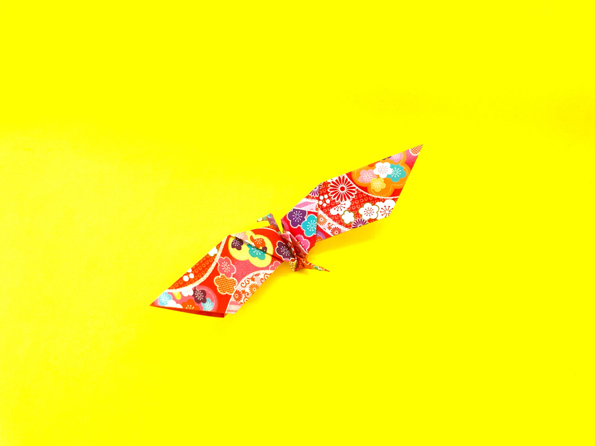 折り紙　大きな翼の折り鶴の簡単な作り方～How to make an easy origami big winged paper crane～