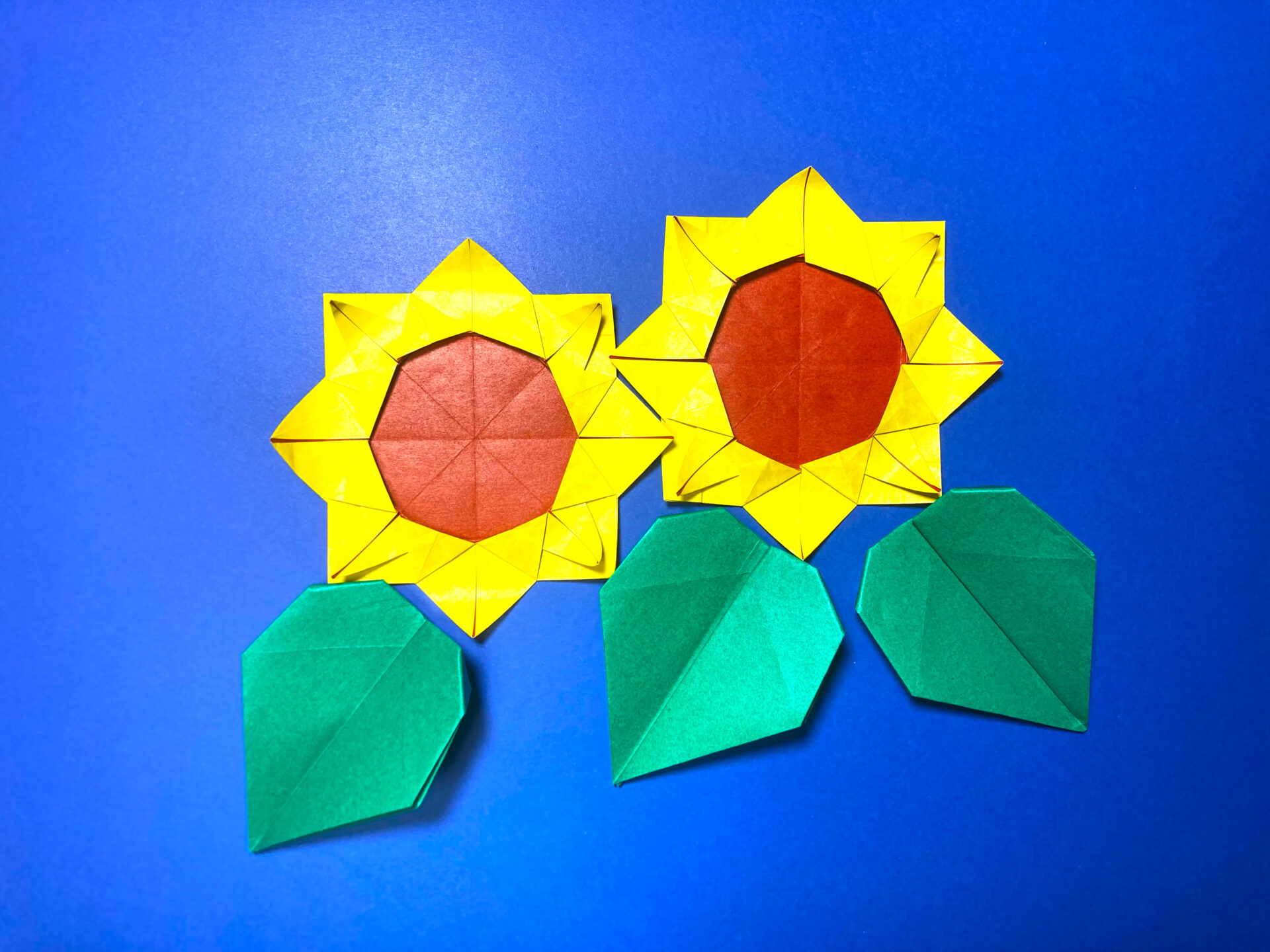 花の折り紙　ひまわりと葉っぱの簡単な作り方2～How to make an easy origami sunflower and leaves～